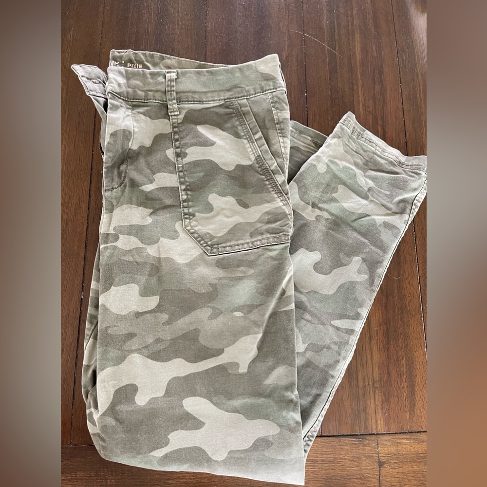 Old Navy Pixie Camo Trouser